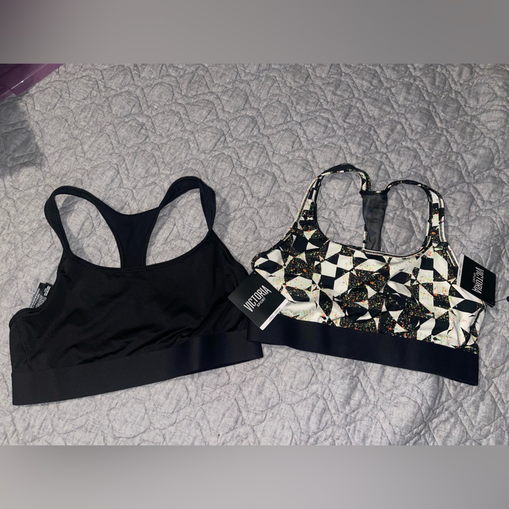 2 Victoria’s Secret sports bras